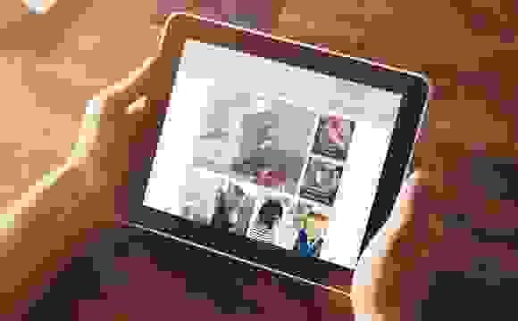 Tablet PC with webpage Image